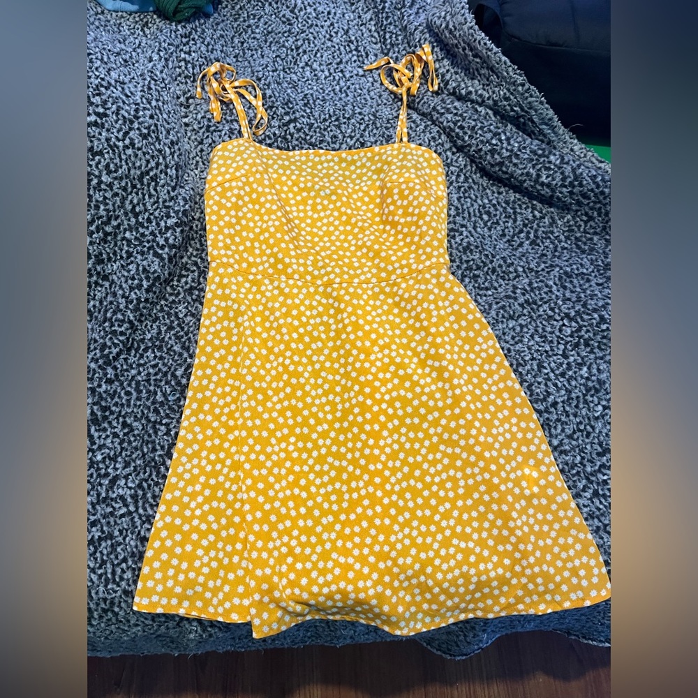 Yellow dress